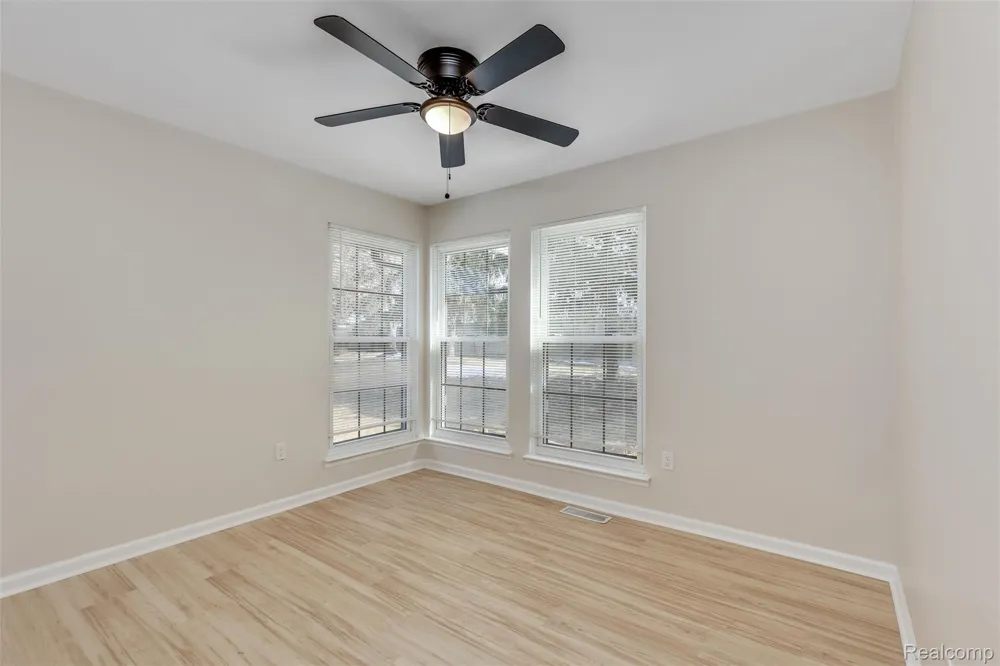 40526 Newport Drive Plymouth Charter Township, MI 48170