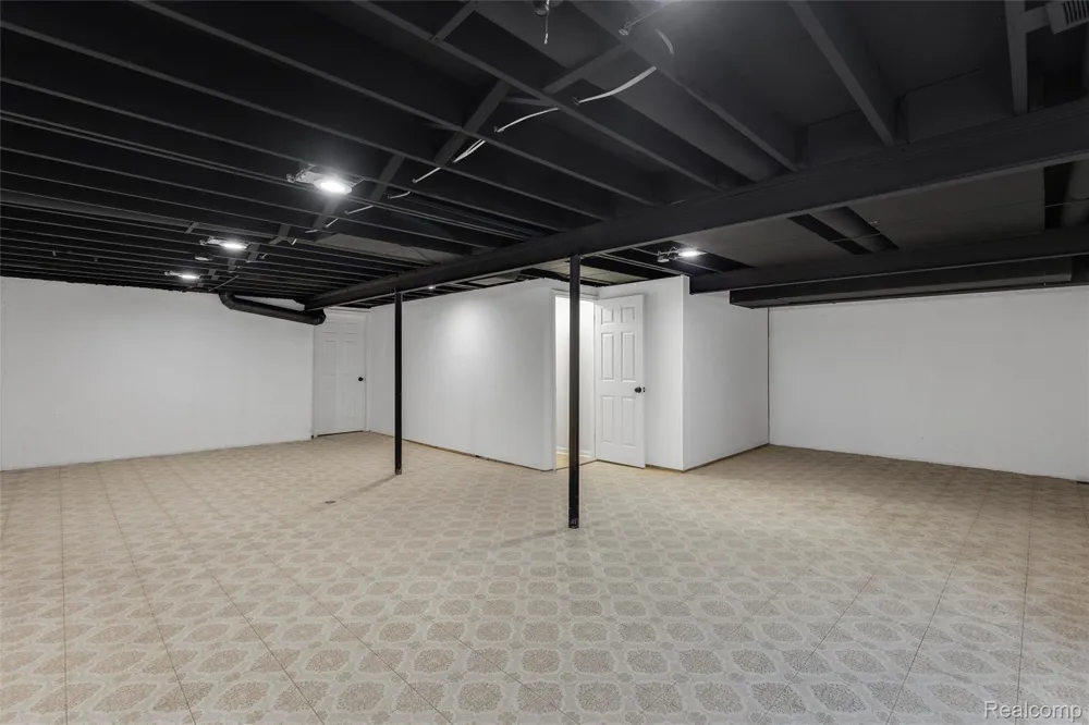 40526 Newport Drive Plymouth Charter Township, MI 48170