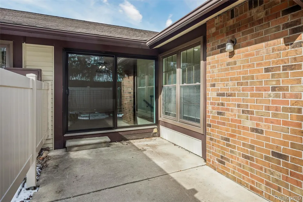 40526 Newport Drive Plymouth Charter Township, MI 48170