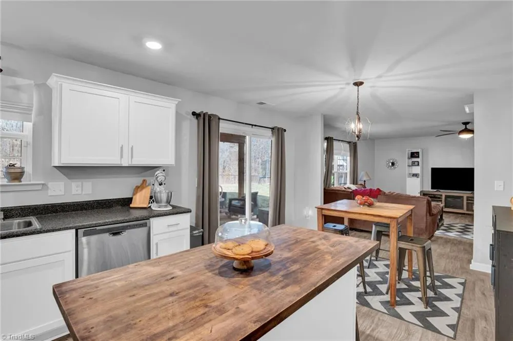 245 Naples Road Lexington, NC 27295