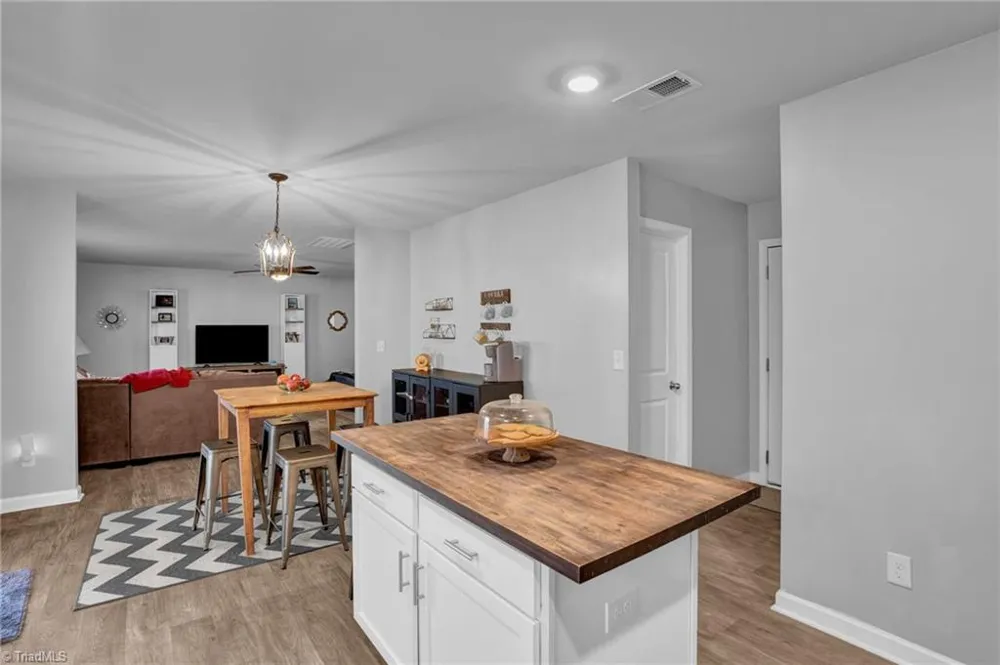 245 Naples Road Lexington, NC 27295