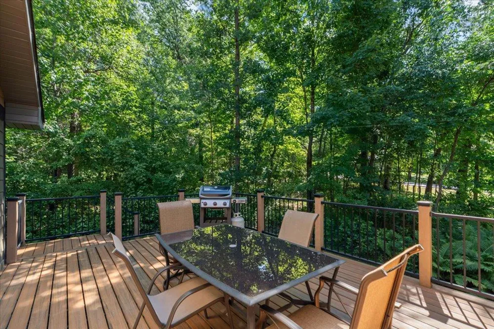 11808 Maplewood Drive SW East Gull Lake, MN 56401