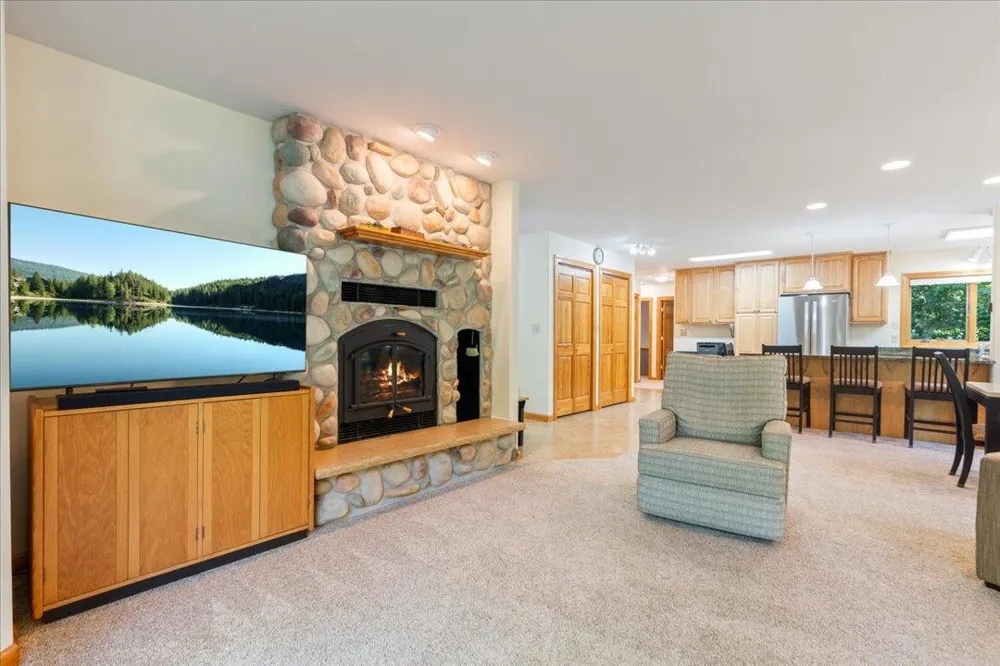 11808 Maplewood Drive SW East Gull Lake, MN 56401
