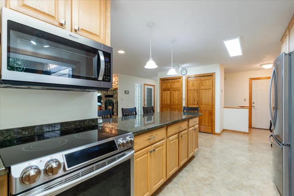 11808 Maplewood Drive SW East Gull Lake, MN 56401
