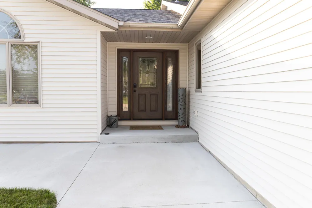 25 Benson Drive S Lewiston, MN 55952