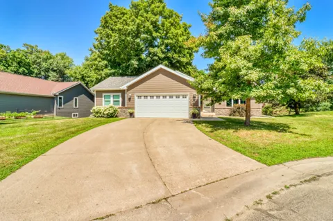 1047 Highwood Circle