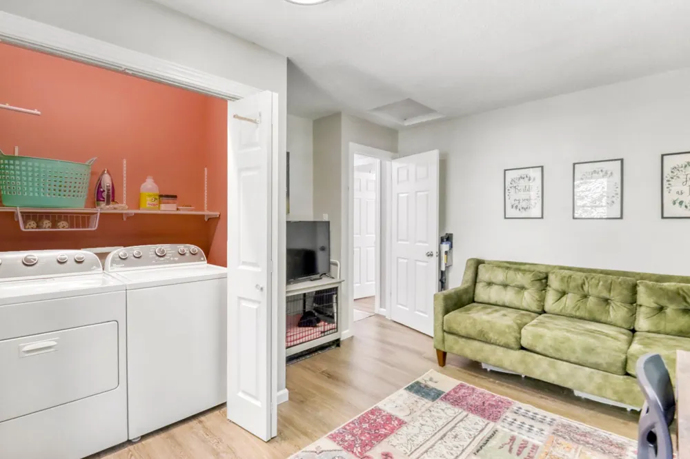 1047 Highwood Circle Detroit Lakes, MN 56501