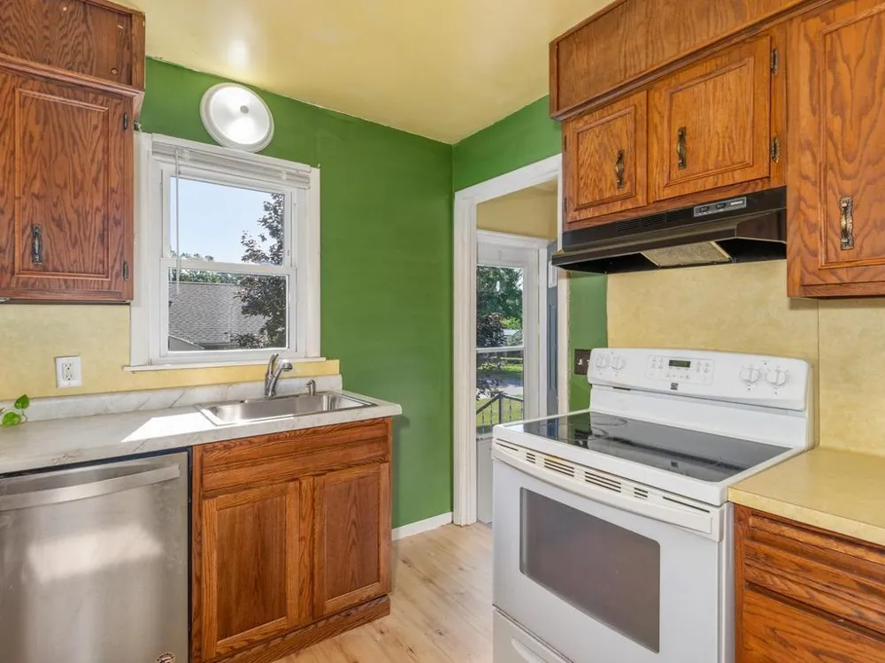 2920 W 71 1/2 STREET Richfield, MN 55423