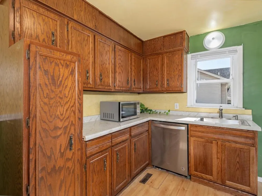 2920 W 71 1/2 STREET Richfield, MN 55423