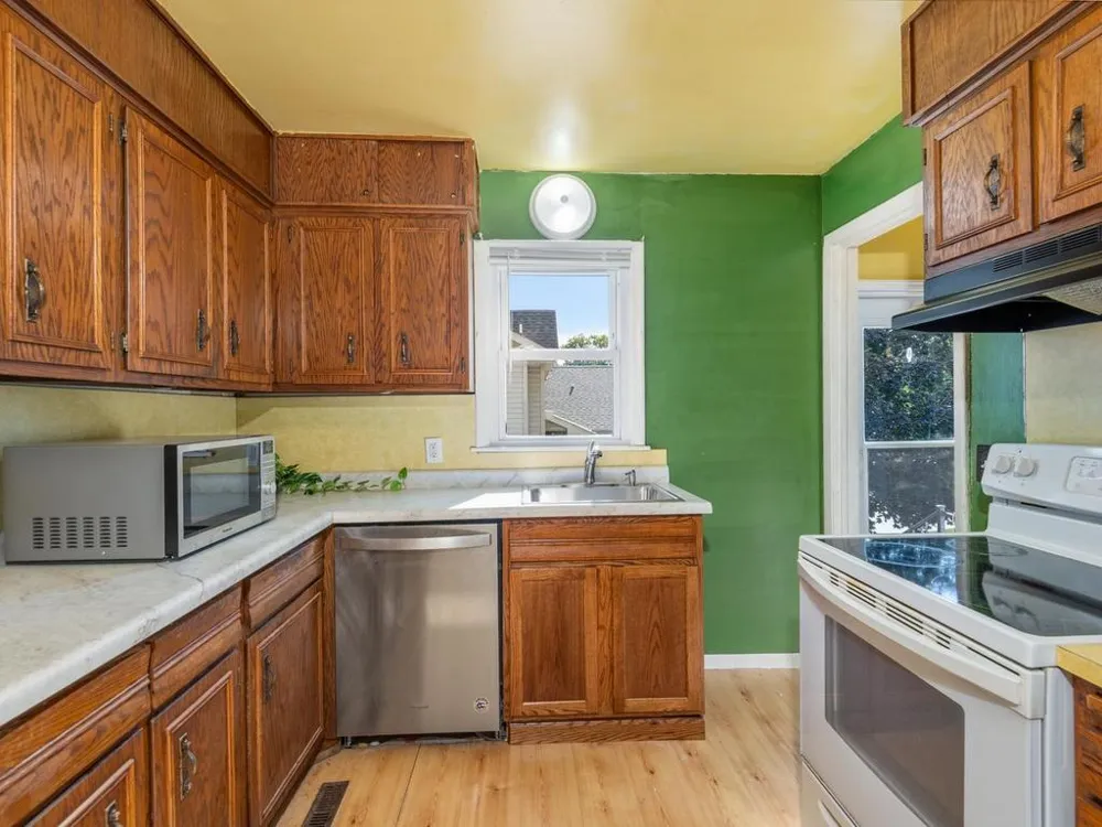 2920 W 71 1/2 STREET Richfield, MN 55423
