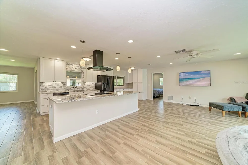 2011 37TH STREET W Bradenton, FL 34205