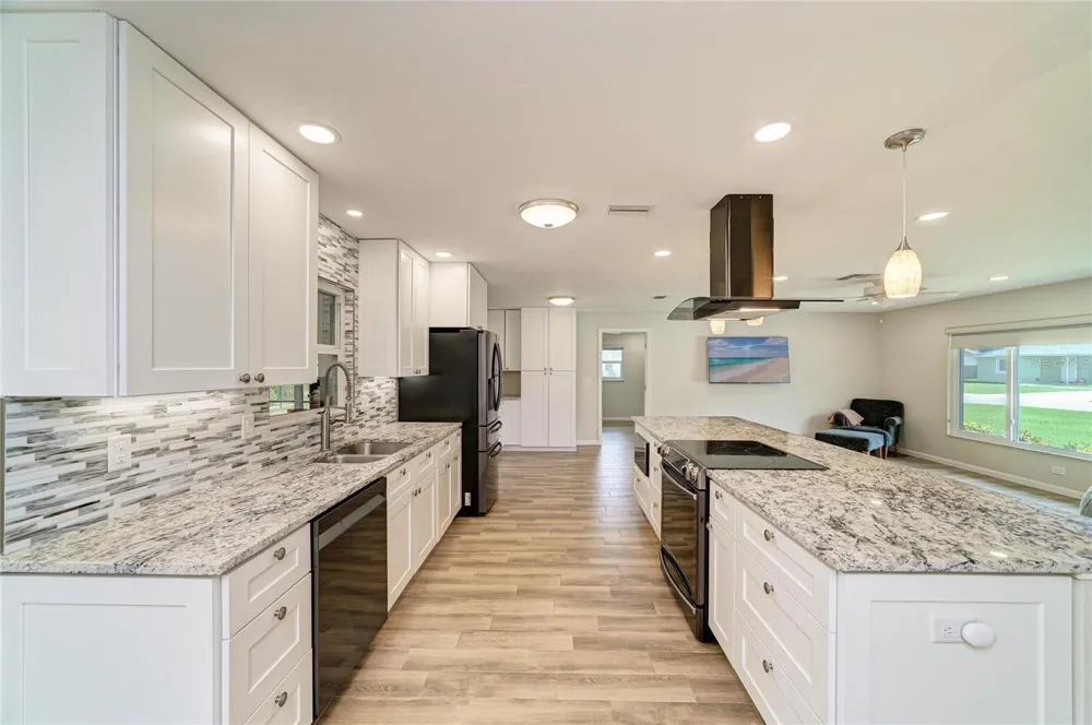 2011 37TH STREET W Bradenton, FL 34205