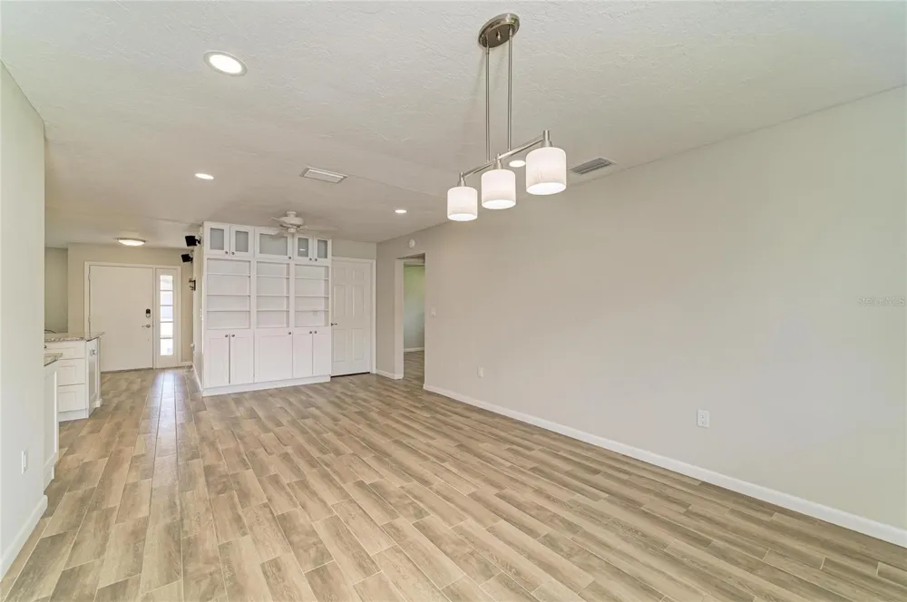 2011 37TH STREET W Bradenton, FL 34205
