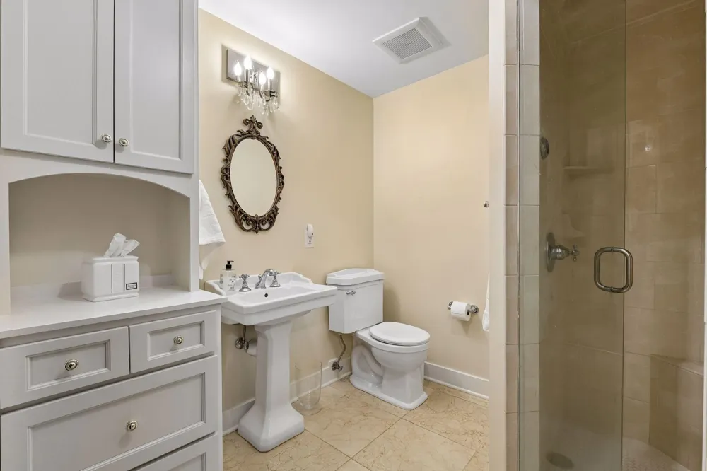 8585 Kelzer Pond Drive Victoria, MN 55386