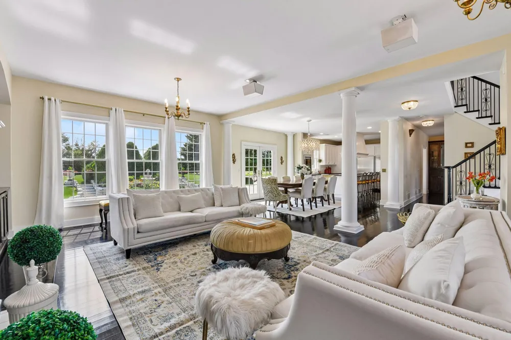 8585 Kelzer Pond Drive Victoria, MN 55386