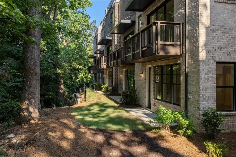 2248 Crestview Drive NE #33 Brookhaven, GA 30319