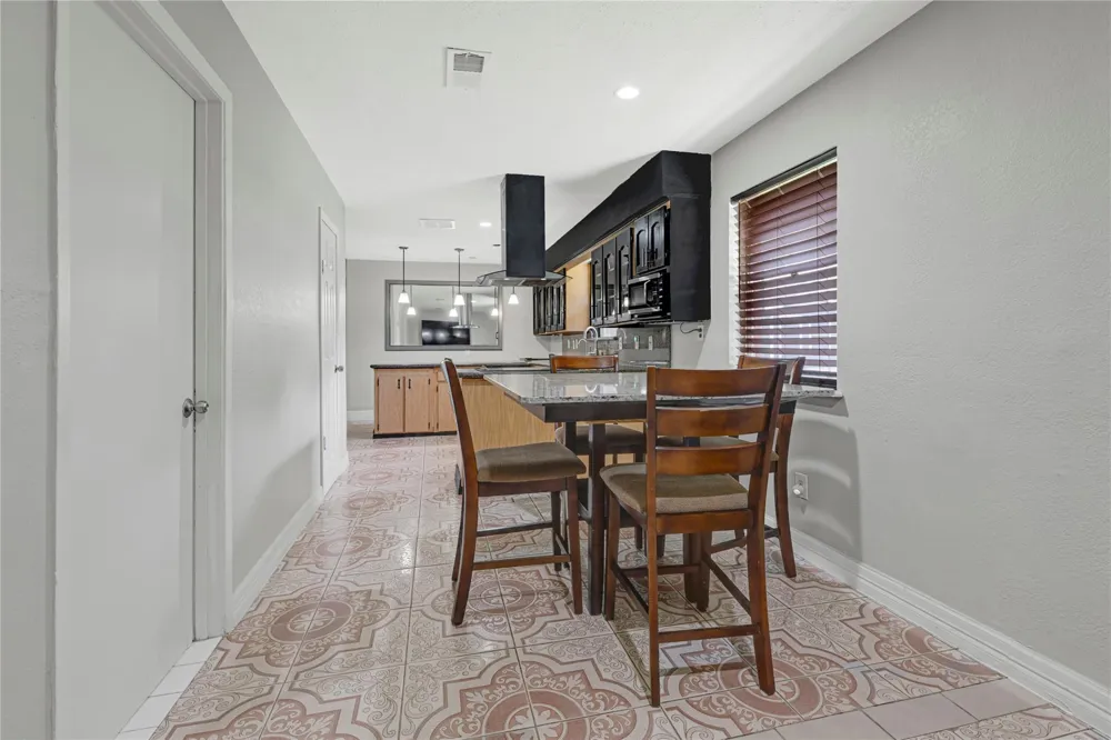 1613 Wycliffe Drive Houston, TX 77043