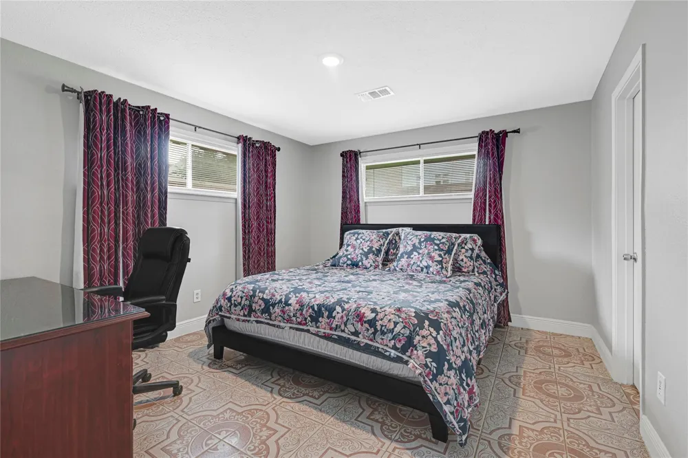 1613 Wycliffe Drive Houston, TX 77043