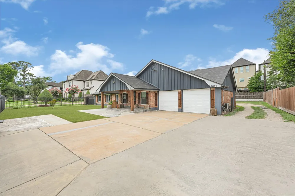 1613 Wycliffe Drive Houston, TX 77043