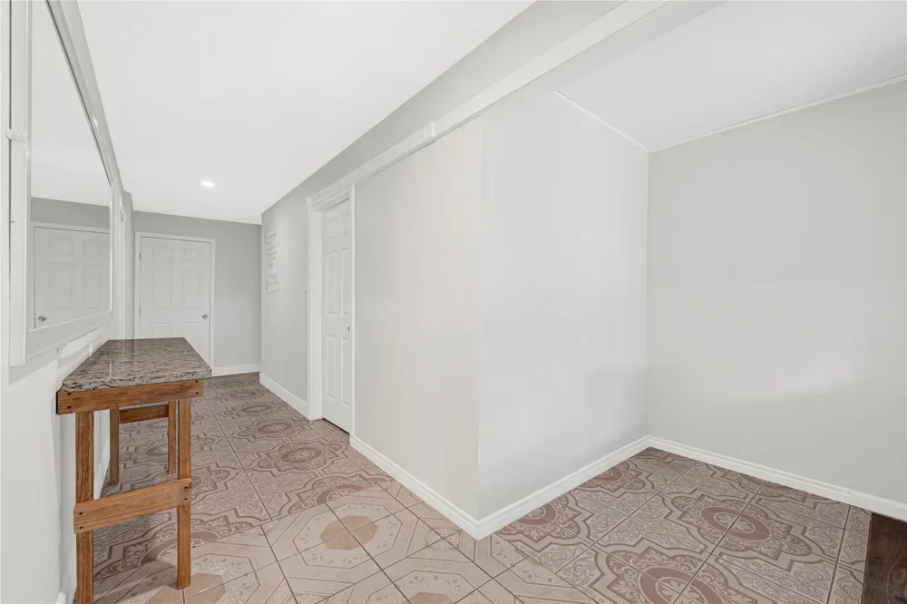 1613 Wycliffe Drive Houston, TX 77043