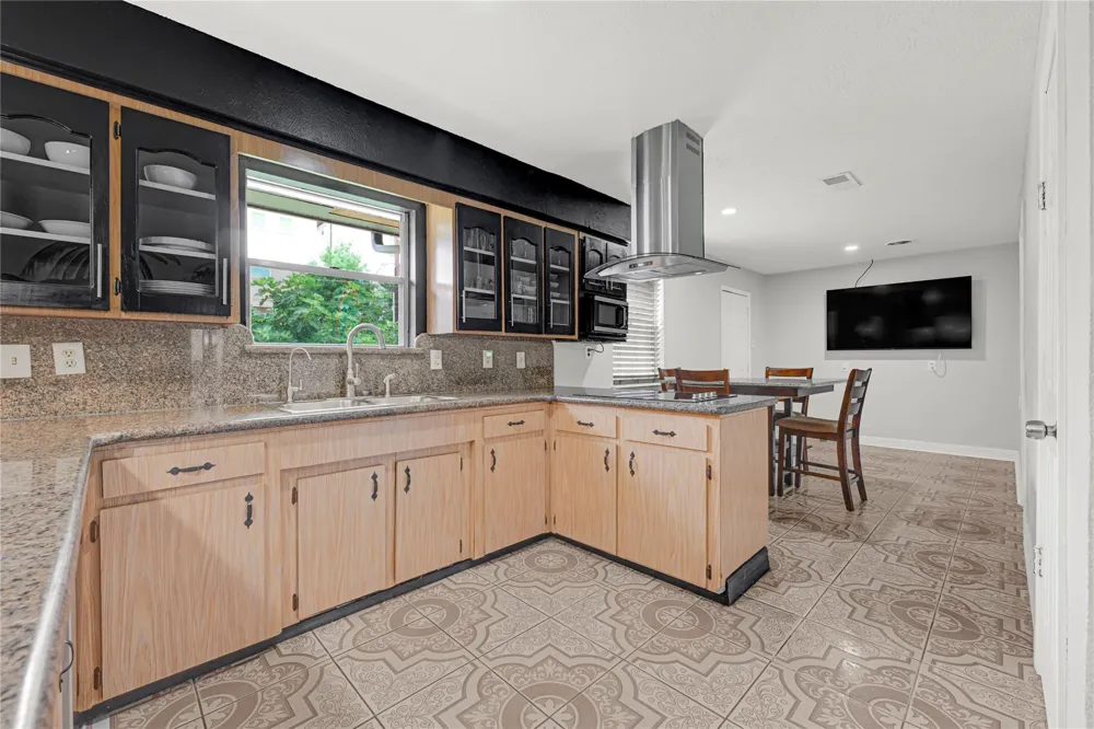 1613 Wycliffe Drive Houston, TX 77043