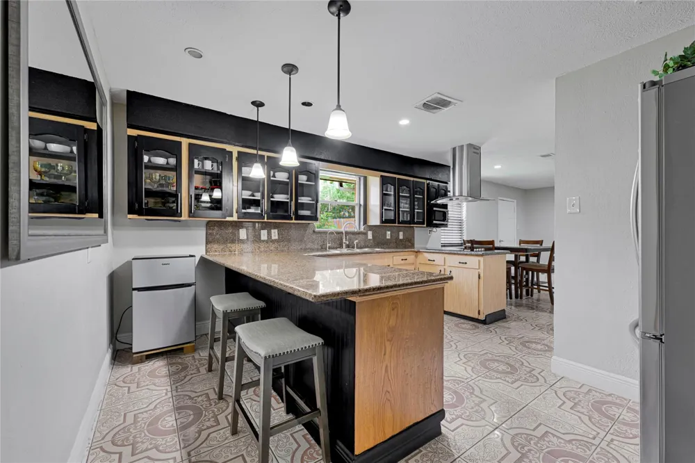 1613 Wycliffe Drive Houston, TX 77043