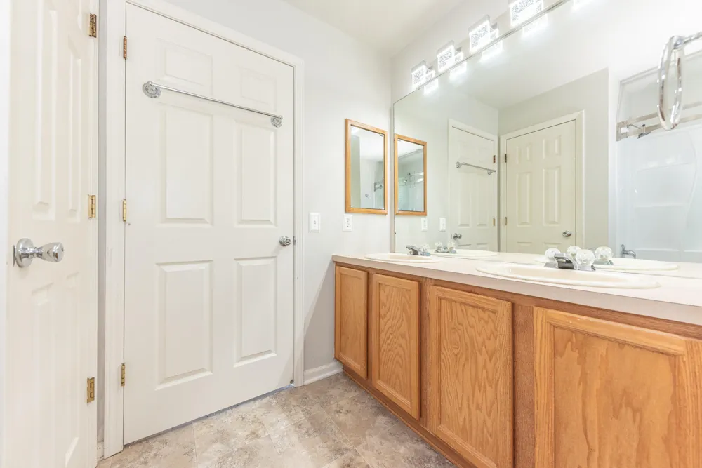 7575 Warwick Drive Ypsilanti, MI 48197