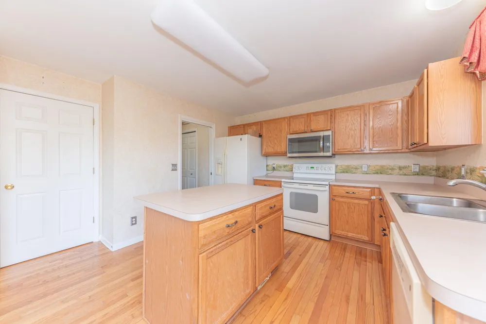 7575 Warwick Drive Ypsilanti, MI 48197
