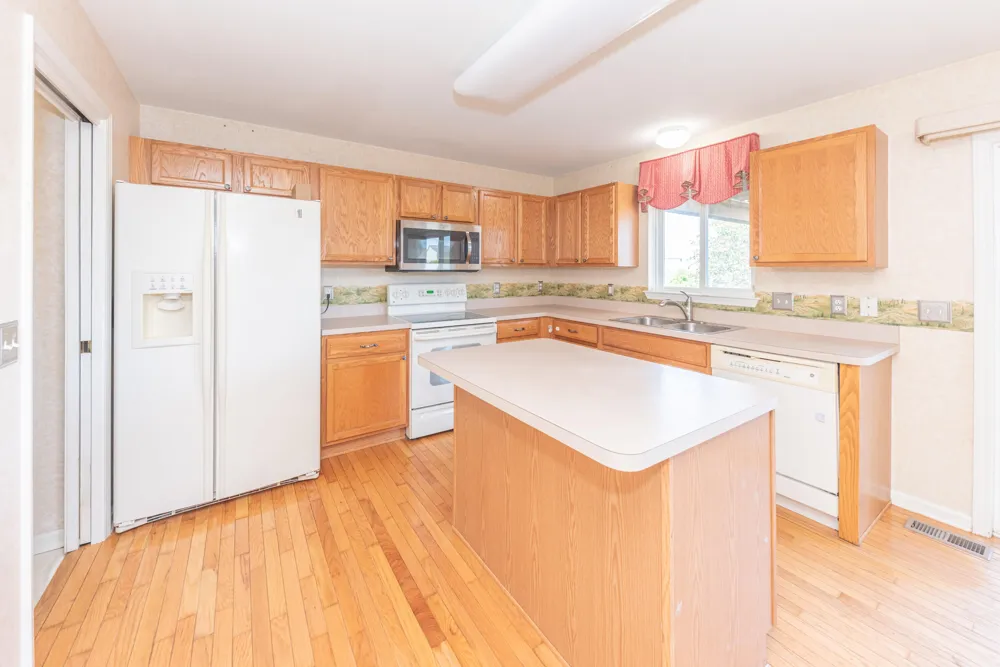 7575 Warwick Drive Ypsilanti, MI 48197