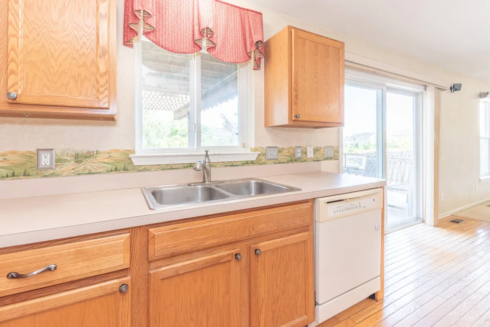 7575 Warwick Drive Ypsilanti, MI 48197