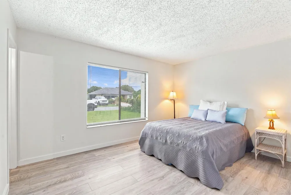 1355 23rd Place SW Vero Beach, FL 32962