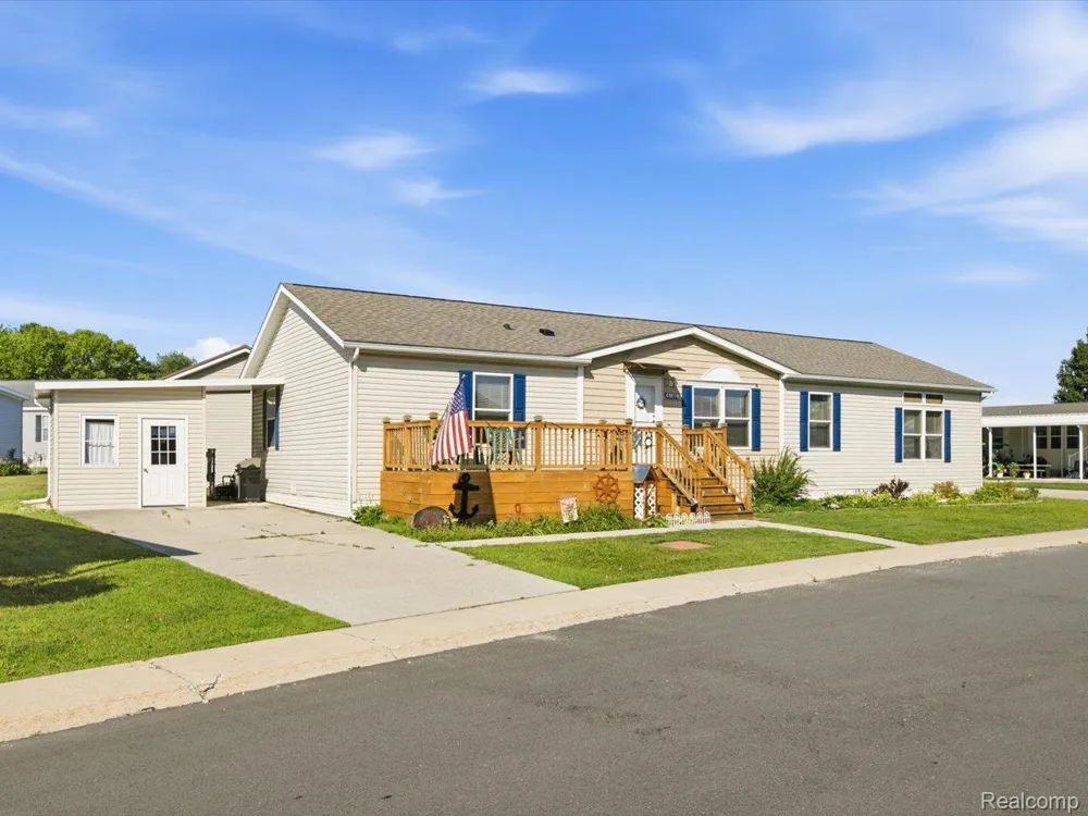 6180 Twin Lakes Drive Kimball Township, MI 48074