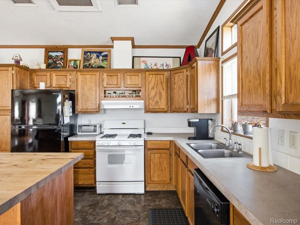 6180 Twin Lakes Drive Kimball Township, MI 48074