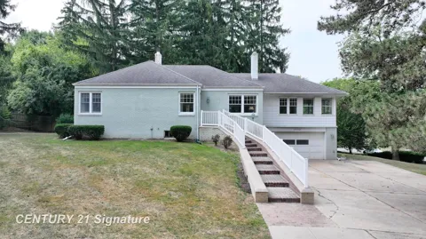 1702 Overhill Drive