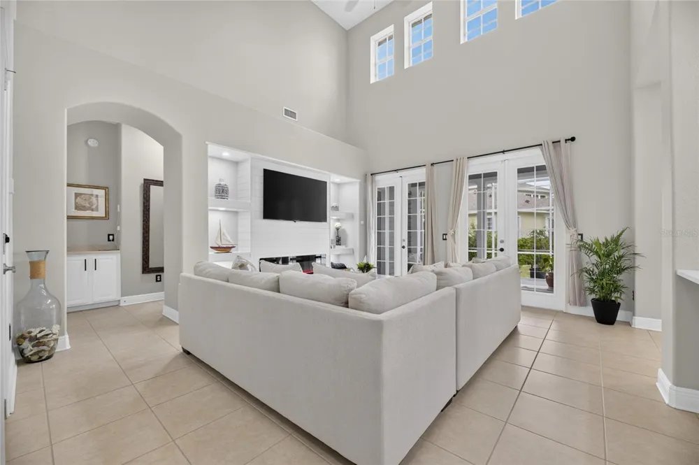 435 MANNS HARBOR DRIVE Apollo Beach, FL 33572