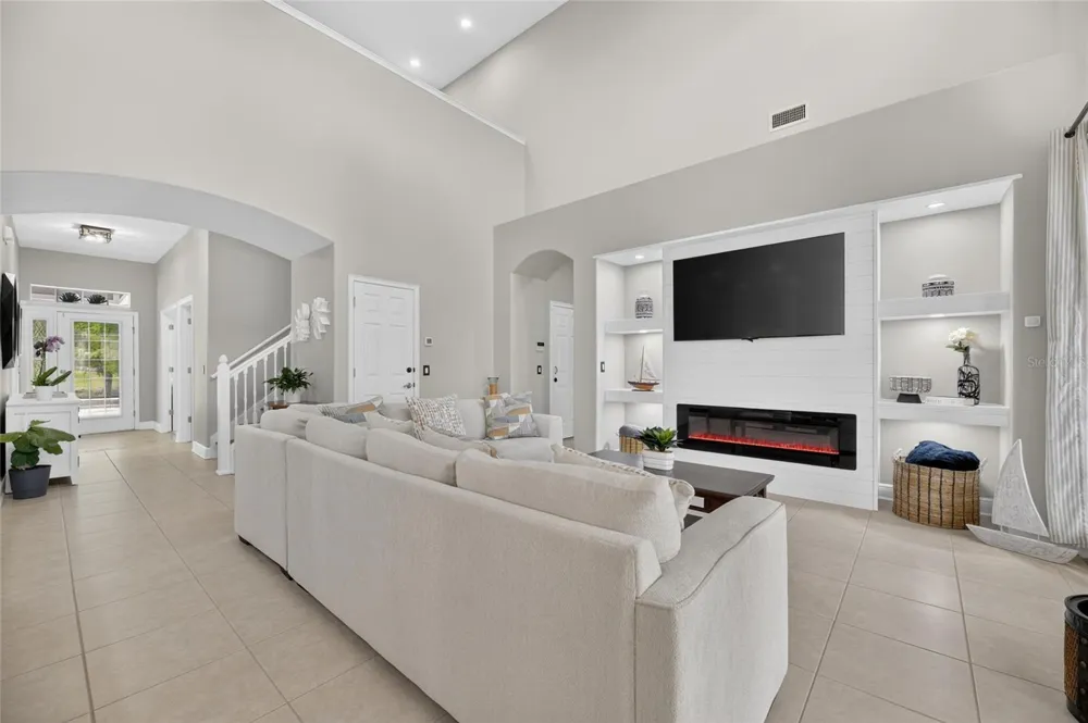 435 MANNS HARBOR DRIVE Apollo Beach, FL 33572