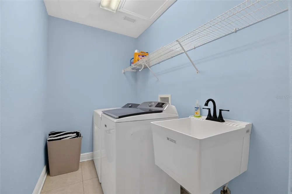 435 MANNS HARBOR DRIVE Apollo Beach, FL 33572