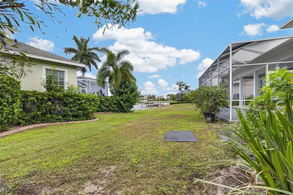 435 MANNS HARBOR DRIVE Apollo Beach, FL 33572