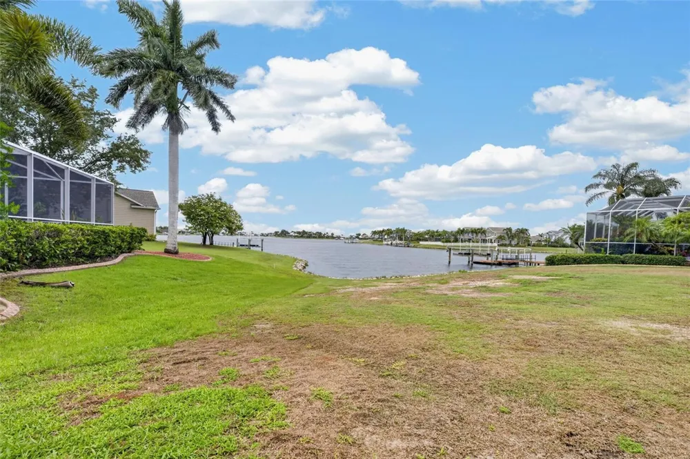435 MANNS HARBOR DRIVE Apollo Beach, FL 33572