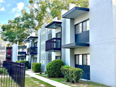 407 NW 39TH RD #407C