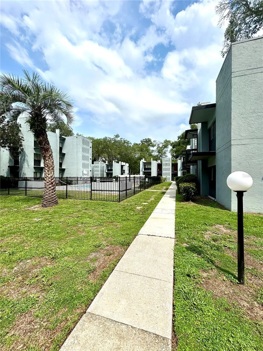 407 NW 39TH RD #407C Gainesville, FL 32607