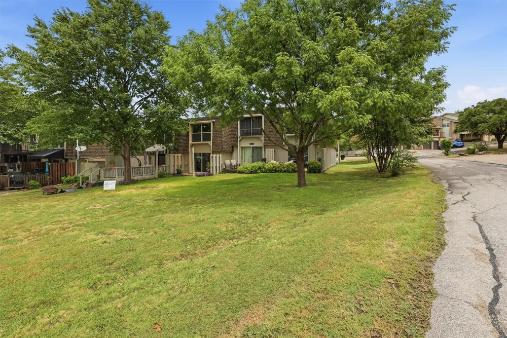 4318 Overlook Court Granbury, TX 76049