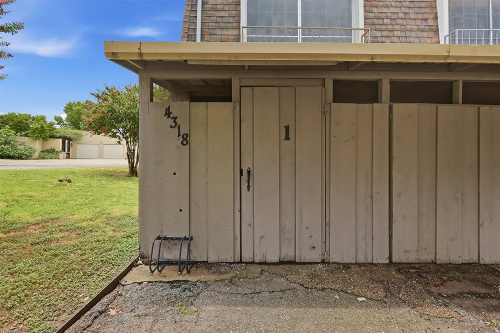 4318 Overlook Court Granbury, TX 76049
