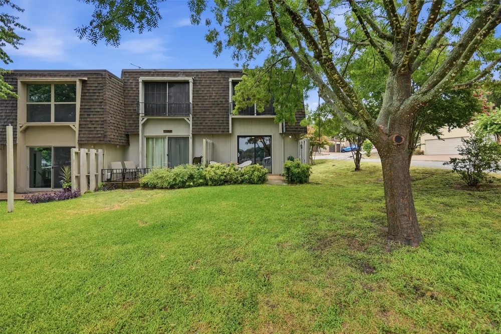 4318 Overlook Court Granbury, TX 76049