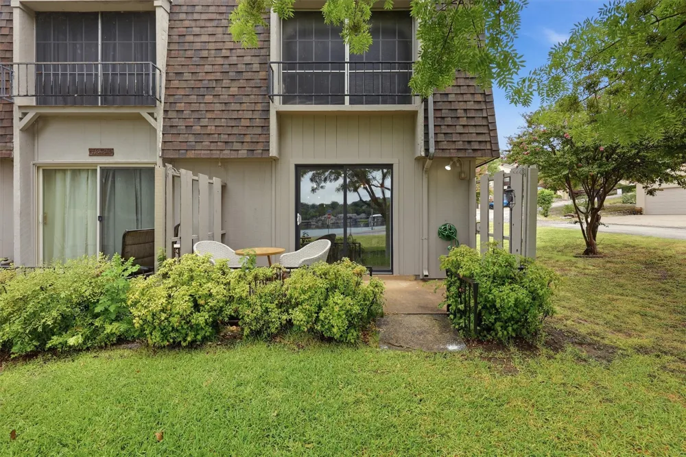 4318 Overlook Court Granbury, TX 76049