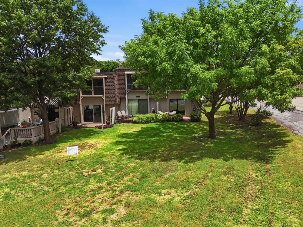 4318 Overlook Court Granbury, TX 76049
