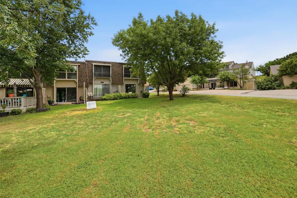 4318 Overlook Court Granbury, TX 76049