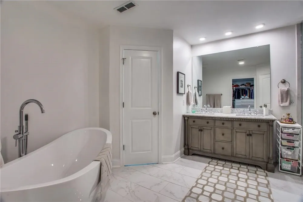 4804 Alan Dale Lane Dallas, TX 75209