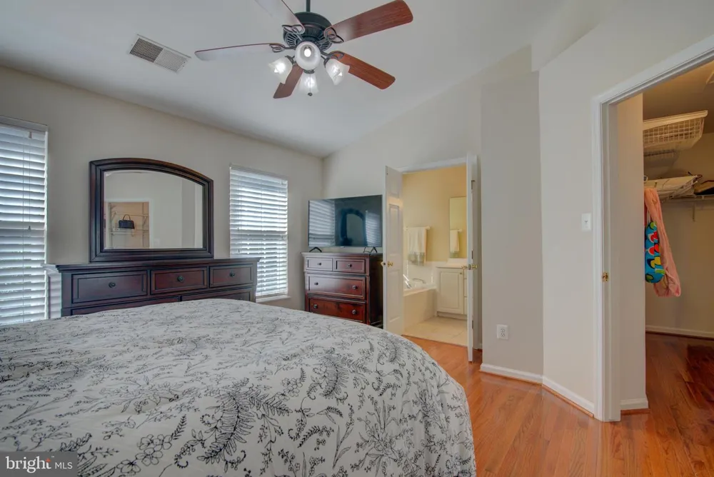 20352 BRIARCLIFF TERRACE Potomac Falls, VA 20165