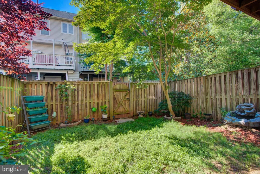 20352 BRIARCLIFF TERRACE Potomac Falls, VA 20165